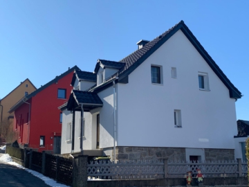 Vorderansicht - Charmantes Einfamilienhaus in Köditz – teilsaniert & sofort verfügbar!