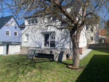 Bild - Charmantes Einfamilienhaus in Köditz – teilsaniert & sofort verfügbar!