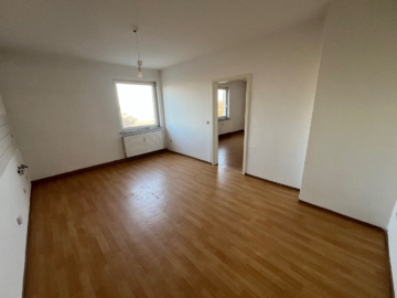 Bild - Gepflegte 2,5-Zimmer-Wohnung in zentraler Lage in Hof – nähe Freiheitshalle – PKW-Stellplatz anmietbar