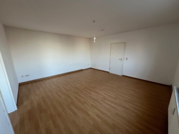 Bild - Gepflegte 2,5-Zimmer-Wohnung in zentraler Lage in Hof – nähe Freiheitshalle – PKW-Stellplatz anmietbar