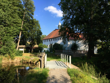 Außenansicht - Historisches Objekt mit Entwicklungspotenzial im Fichtelgebirge – 4 Wohneinheiten, Gewerbeeinheit – Ferienwohnungsoption