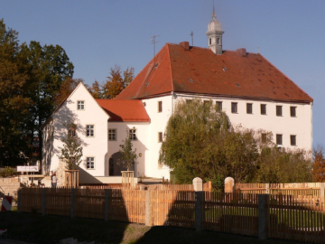 Außenansicht - Historisches Objekt mit Entwicklungspotenzial im Fichtelgebirge – 4 Wohneinheiten, Gewerbeeinheit – Ferienwohnungsoption