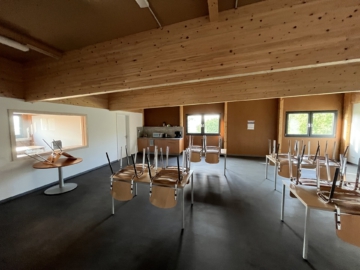Aufenthaltsraum mit Teeküche - Lager-/Produktionshalle mit Kranbahn in Rehau – ca. 1.024 m² Produktionsfläche – 150 m² Büro und Sozialräume im OG