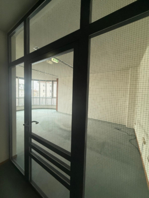 Bild - Gewerbefläche in zentraler Lage in Selb – ca. 630 m² auf 2 Etagen (1. + 2. OG) – barrierefrei mit Aufzug – mit Tiefgarage – gute Erreichbarkeit