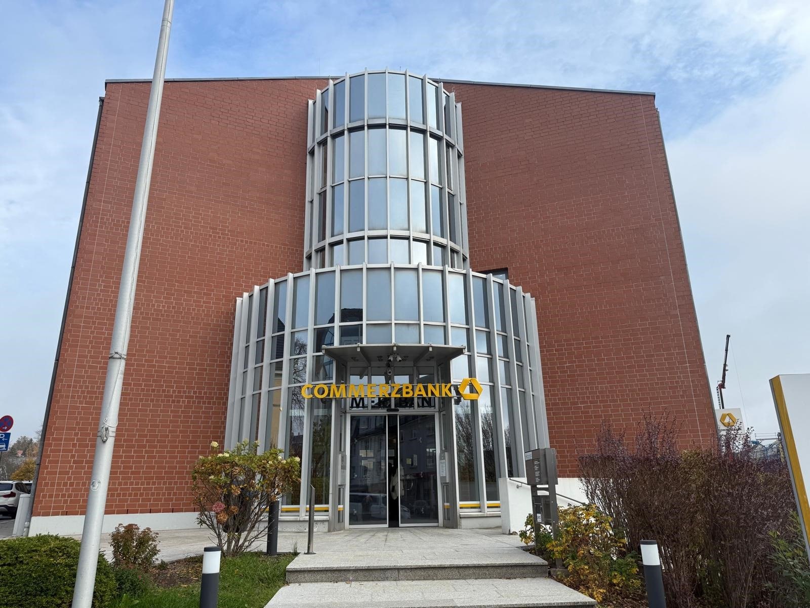 Titelbild - Gewerbefläche in zentraler Lage in Selb – ca. 630 m² auf 2 Etagen (1. + 2. OG) – barrierefrei mit Aufzug – mit Tiefgarage – gute Erreichbarkeit