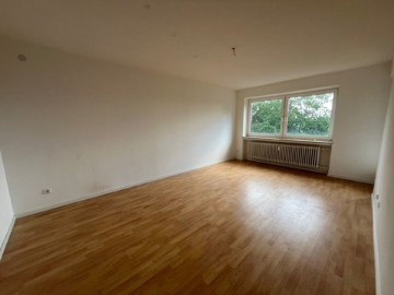 Wohnzimmer - 2-Zimmer-Wohnung in Selb Plößberg – 3. OG – sofort bezugsfrei – Aufzug