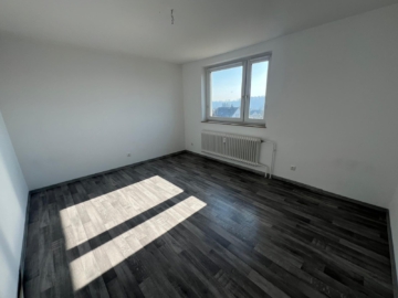 Helle 4-Zimmer-Wohnung mit Balkon in ruhiger Lage von Wunsiedel – 2 OG – ca. 88,82m², 95632 Wunsiedel, Etagenwohnung