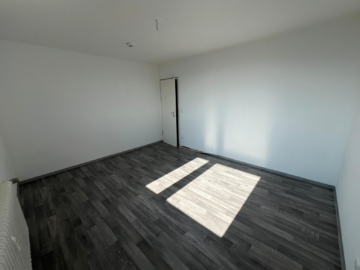 Bild - Helle 4-Zimmer-Wohnung mit Balkon in ruhiger Lage von Wunsiedel – 2 OG – ca. 88,82m²