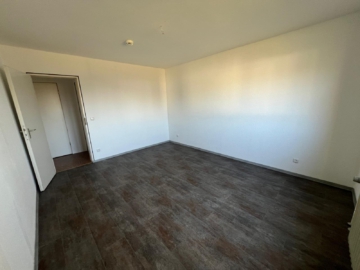Bild - Helle 3-Zimmer-Wohnung mit Balkon in ruhiger Lage von Wunsiedel – Hochparterre – ca. 70,48m²