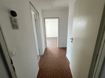 Bild - Helle 3-Zimmer-Wohnung mit Balkon in ruhiger Lage von Wunsiedel – Hochparterre – ca. 70,48m²