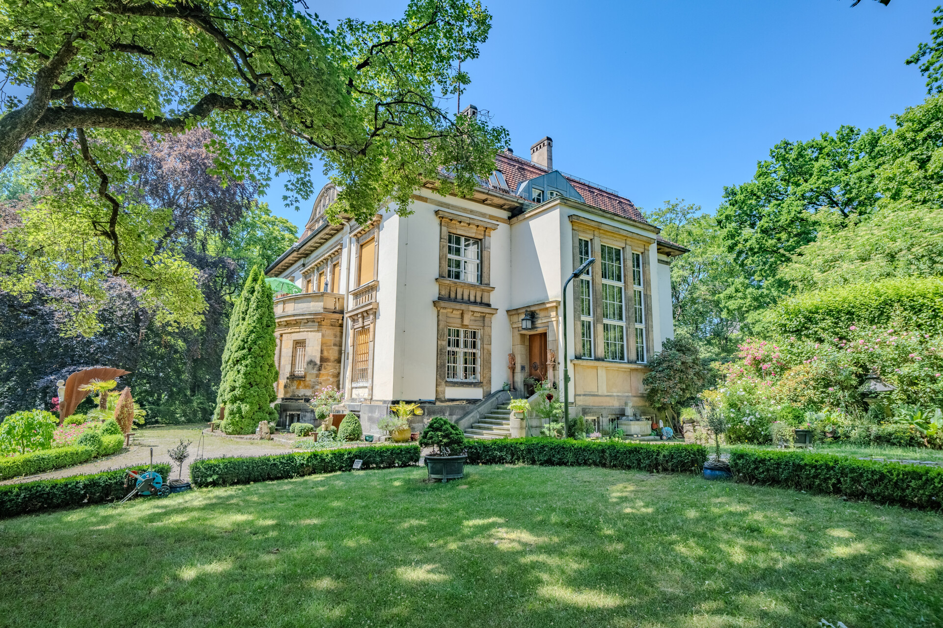 Titelbild - Herrschaftlich Wohnen mitten in der Stadt Hof/Saale – Jugendstil-Villa – Ein architektonisches Unikat mit Parkanlage