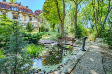 Parkanlage mit Teich und Bachlauf - Herrschaftlich Wohnen mitten in der Stadt Hof/Saale – Jugendstil-Villa – Ein architektonisches Unikat mit Parkanlage