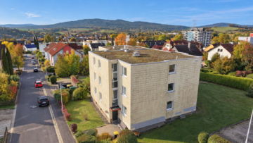 Bild - Langfristig rentables MFH-Ensemble mit attraktivem Wertsteigerungspotenzial 12 WE (ca. 939 m² Wfl.)