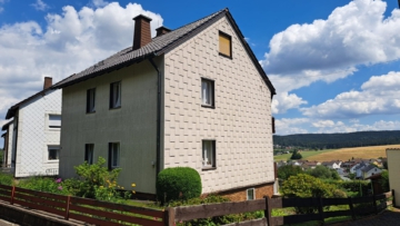 Bild - Gepflegtes Einfamilienhaus mit grandiosem Frankenwaldblick | 176 m² Wfl./Nfl. | Garage & Gartenhütte