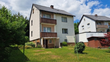 Rückwertige Ansicht - Gepflegtes Einfamilienhaus mit grandiosem Frankenwaldblick | 176 m² Wfl./Nfl. | Garage & Gartenhütte