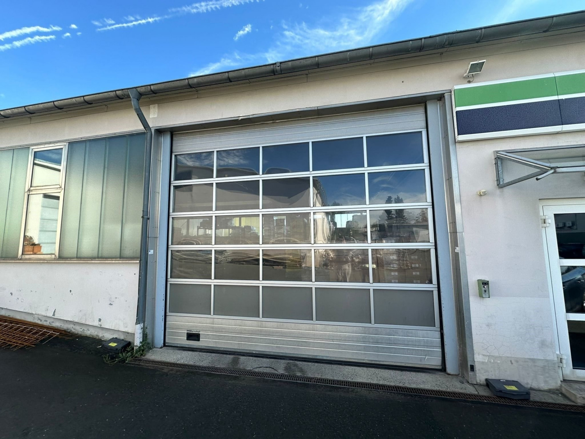 Rolltor/Zugang - Kaltlagerfläche mit Rolltor in Hof – ca. 300 m² – sofort verfügbar