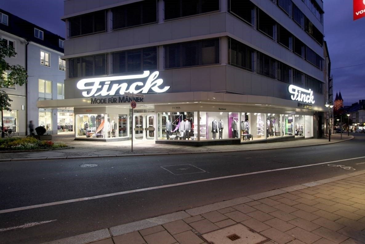 Außenansicht - Erstklassige, flexibel gestaltbare Verkaufs-/Einzelhandelsfläche im Zentrum der Stadt Hof (ca. 1.042 m²) – teilbar – barrierefrei – ideale Werbemöglichkeiten