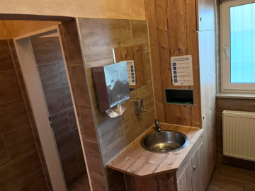 WC - Gewerbeflächen in Top-Zustand und attraktiver Lage in Münchberg (ca. 244 m²)