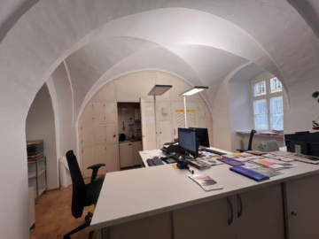 Wohn- & Geschäftshaus in der Innenstadt – Denkmalschutz – Sanierungsgebiet – herrlicher Garten Richtung Saale – WFL ca. 248 m² – GFL ca. 243 m², 95028 Hof, Mehrfamilienhaus