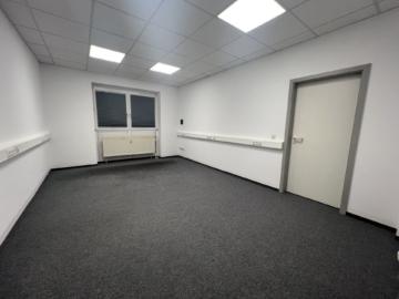 Büro-/Praxisfläche - Ihre neue Geschäftsadresse am Flugplatz: gepflegte Büro-/Praxisflächen (ab ca. 51 m² ) – Aufzug & Teeküche