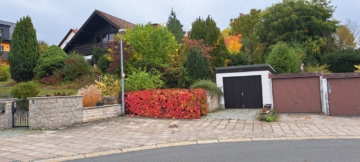 Garage und Zugang - Besonderes Einfamilienwohnhaus in Hof/Krötenbruck – WFL ca. 150 m² – Grst. ca. 815 m² – Erbpacht