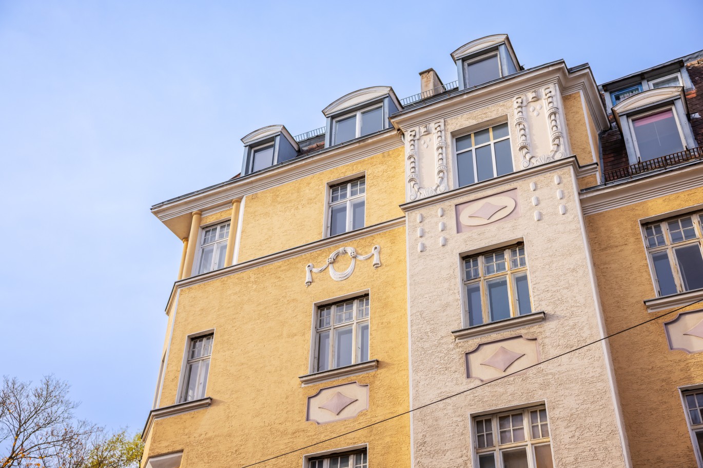Außenansicht - Aufgepasst! Kernsanierte, moderne Eigentumswohnungen nahe des Stadtzentrums – Sonder-AfA § 7i EStG