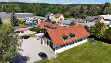 Bild - Top-sanierte, hochwertig ausgestattete Büroimmobilie mit Entwicklungspotenzial – großzügiges Grundstück (ca. 4.398 m²)