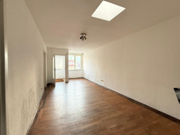 Bild - Wohn- & Geschäftshaus in Mittweida: 4 WE, Büro/Lager, 4 Garagen, Wohnfl. 300 m², Gewerbefl. 500 m².