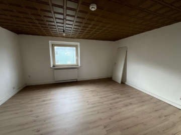 Bild - 2-Zimmer-Wohnung – zentrale Lage – 2. Obergeschoss –