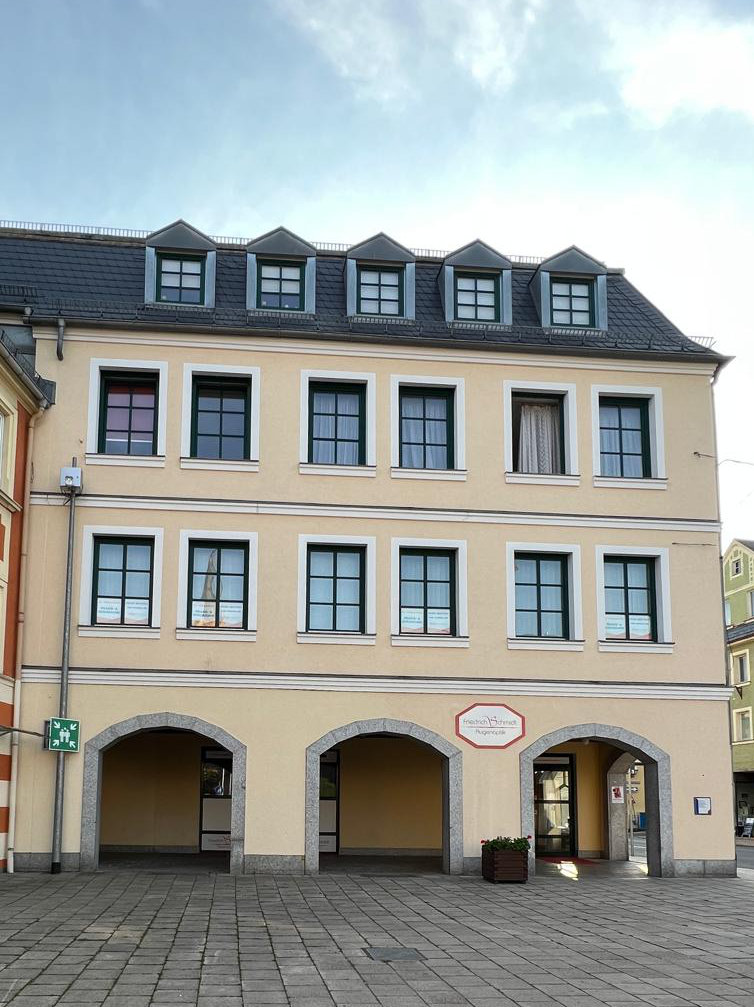 Außenansicht - Preishammer: Attraktive Laden- und Verkaufsfläche in zentraler Innenstadtlage von Selb