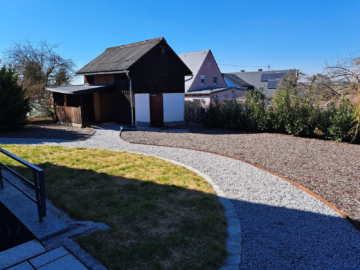 Bild - Top-saniertes EFH Nähe Münchberg- sofort frei, teilmöbliert – WFl. ca. 116 m² – Grdst. 512 m² – moderner Garten mit Partyscheune, Garage