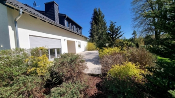 Terrasse EG - Exklusive, sanierte Eigentumswohnung umgeben von Wiesen & Wäldern – Top-Zustand – Top-Lage – Gattendorf