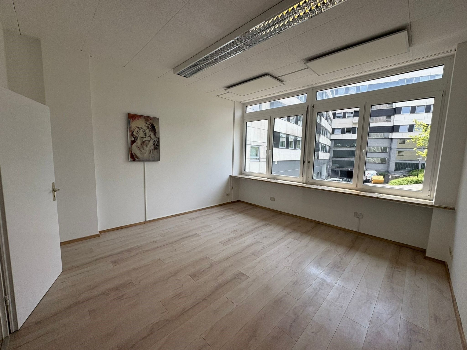 Büro / Empfangsbereich - Gepflegte Bürofläche in Hof/Saale (ca. 89 m²) – 1. OG – Aufzug vorhanden – 3 Büroräume, 1 Archivraum, Teeküche