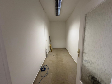 Abstellraum - Gepflegte Bürofläche in Hof/Saale (ca. 89 m²) – 1. OG – Aufzug vorhanden – 3 Büroräume, 1 Archivraum, Teeküche