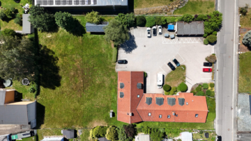 Bild - Vollsaniertes Bürohaus als repräsentative Adresse in Rehau – ideal für Unternehmen mit Anspruch