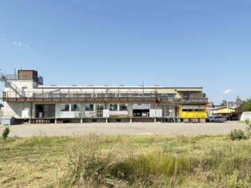 Laderampe - Großraum Coburg: Gewerbeimmobilie (ca. 1.800 m² Gewerbefl.) in Top-Zustand mit Erweiterungspotenzial