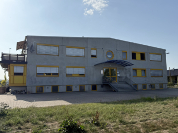 Außenansicht - Großraum Coburg: Gewerbeimmobilie (ca. 1.800 m² Gewerbefl.) in Top-Zustand mit Erweiterungspotenzial