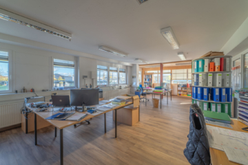 Bild - Großraum Coburg: Gewerbeimmobilie (ca. 1.800 m² Gewerbefl.) in Top-Zustand mit Erweiterungspotenzial