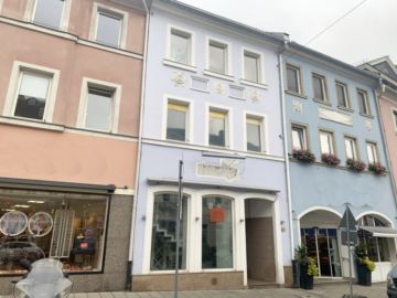 Ihre Chance in einer Top-Lage: Charmante Gewerbeeinheit (EG & OG) mit Lagerfläche – hochwertiger Granitboden, 95028 Hof, Ladenlokal