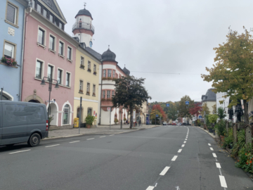 In unmittelbarer Rathausnähe - Ihre Chance in einer Top-Lage: Charmante Gewerbeeinheit (EG & OG) mit Lagerfläche – hochwertiger Granitboden