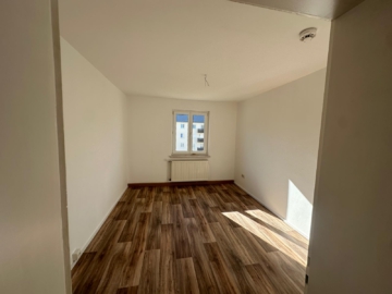 Zimmer - Für Kapitalanleger: Mehrfamilienhaus-Ensemble mit 8 Wohneinheiten in ruhiger Lage von Selb