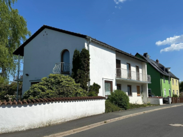 Großzügiges Unternehmerwohnhaus mit villenähnlichem Grundriss – ca. 185 m² WFL – Grst. 447 m² – sanierungsbedürftig, 95100 Selb, Einfamilienhaus