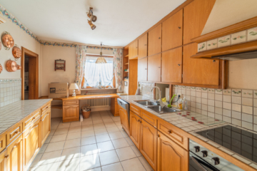 Bild - Ehem. Unternehmervilla mit ansprechendem Grundriss & viel Potenzial – ca. 185 m² WFL – sanierungsbedürftig