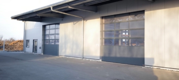 Halle 2 - 3 top moderne Gewerbehallen – BJ 2018/2022 – Rolltore, Büro-Sozialflächen – Stellplätze – voll vermietet