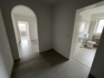 Bild - 3-Zimmer-Wohnung – 75 m² Wfl. – Balkon – Aufzug – in Selb Plößberg