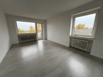 3-Zimmer-Wohnung – 75 m² Wfl. – Balkon – Aufzug – in Selb Plößberg, 95100 Selb / Plößberg, Etagenwohnung