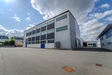 Außenansicht - Großzügiger Produktions- & Logistikstandort mit modernem Bürogebäude – ca. 7.914 m² Gesamtgewerbefläche – Grst. ca. 12.631 m²