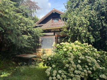 rückwärtige Ansicht Doppelgarage - Handwerkerobjekt: Kernsanierungsbedürftiges Einfamilienhaus in Oberkotzau/Fattigau – ca. 140 m² Wfl. – 1.384 m² Grst.