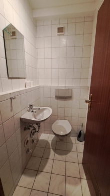Gäste-WC - Wohlfühlen auf ca. 88 m² – attraktive 3 Zimmer ETW inkl. Balkone in Köditz/Brunnenthal