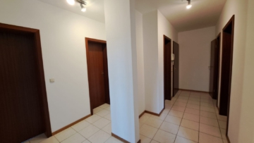 Flur - Wohlfühlen auf ca. 88 m² – attraktive 3 Zimmer ETW inkl. Balkone in Köditz/Brunnenthal